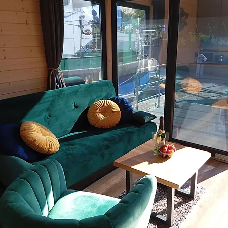 Dom Na Wodzie Houseboat Danzig